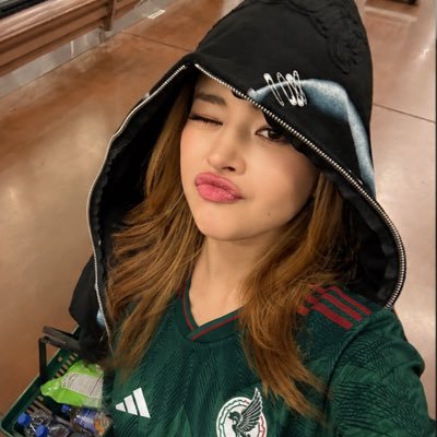 Denisse 🦖🤍xɢ's profile picture