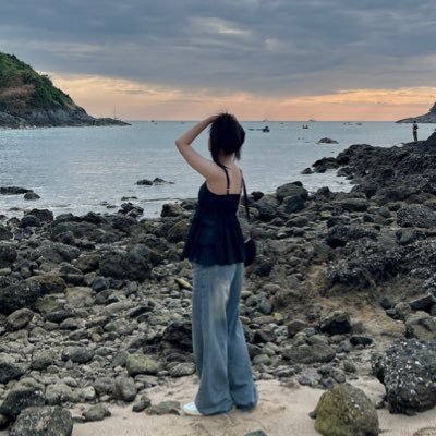 ze_03q's profile picture
