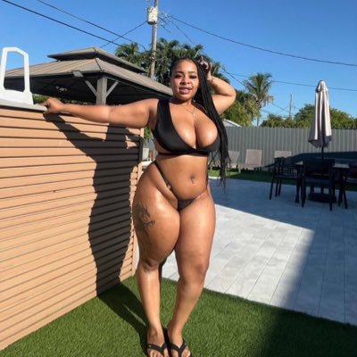 nuttwithdebree's profile picture