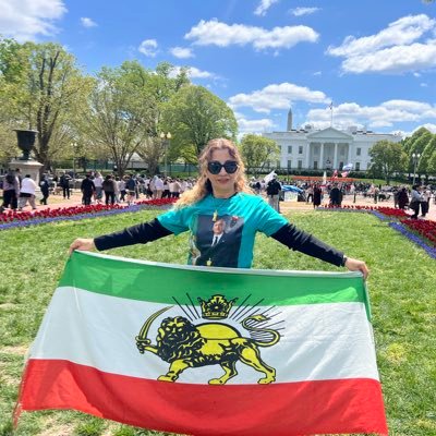 Shawna (شانا) Azad's profile picture