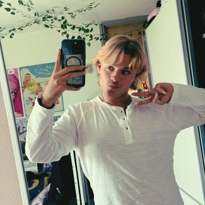 alex ☆'s profile picture