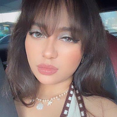 Azra's profile picture