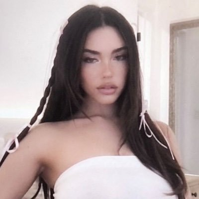 Ʀeverie ݁ᛪ༙'s profile picture