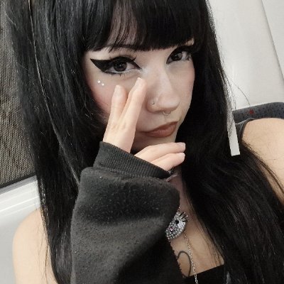 ginwuh 𖤐's profile picture