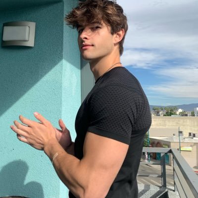 Essenu7's profile picture