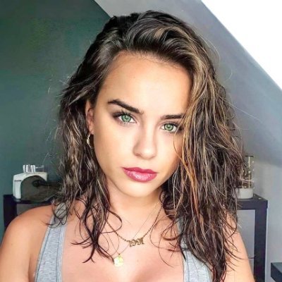 𝙵𝚎𝚖𝚊𝚕𝚎 𝙲𝚎𝚕𝚎𝚋𝚛𝚒𝚝𝚒𝚎𝚜's profile picture