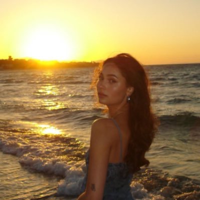 tia`'s profile picture
