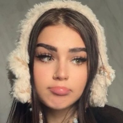 vi 1٠࣪⭑32's profile picture