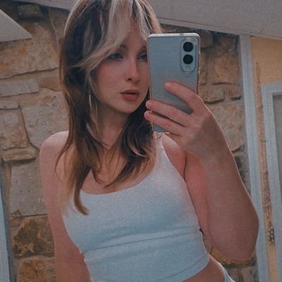 ⋆🎀 𝖆𝖓𝖉𝖎 🎀⋆'s profile picture