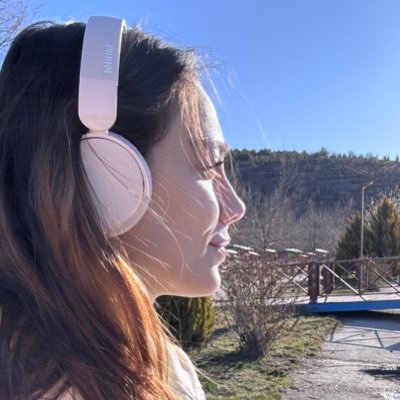 R.'s profile picture
