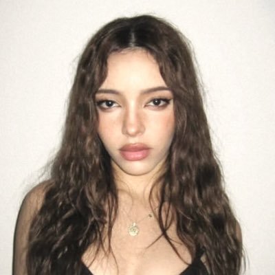 ⋆'s profile picture
