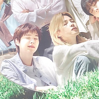 zee⁷ will see bts •᷄ɞ•᷅'s profile picture