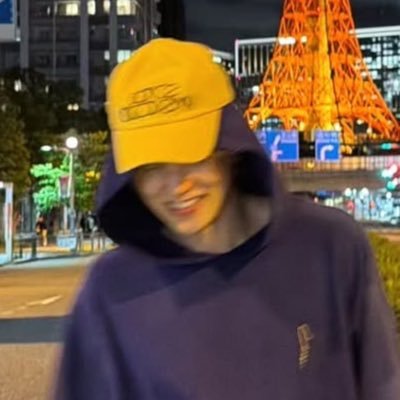 no labels, just hels ᢉ𐭩's profile picture