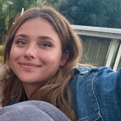 ʙɪᴀ; off campus era 🏒's profile picture