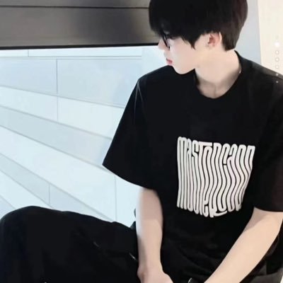 m0mqu's profile picture