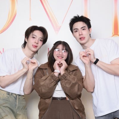 JIEFYNE_w_AT's profile picture