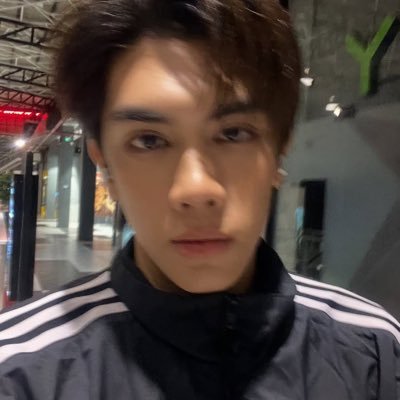 ฟออาไม้โทขี้แง's profile picture