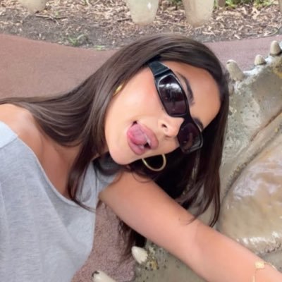 f's profile picture