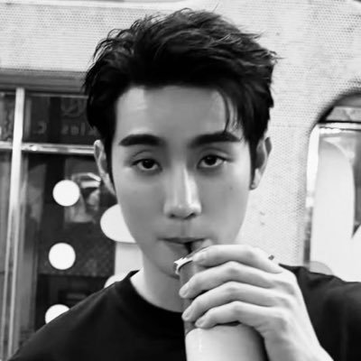 ’zummr. 彡🦊's profile picture