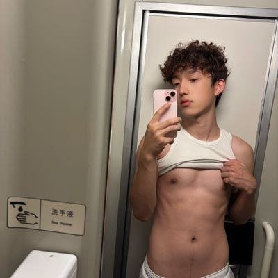 LlFt30rAdlQ4PoB's profile picture