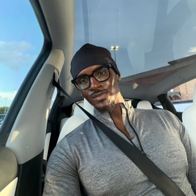 suredarien's profile picture