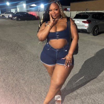queencfromda6's profile picture