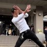 横揺れヤリラフィー求愛行動bot 的头像