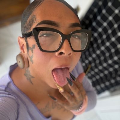 BLK_r0se23's profile picture