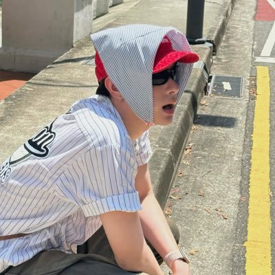 t (slow)'s profile picture