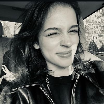 𝘼𝙖𝙞𝙨𝙝𝙖's profile picture