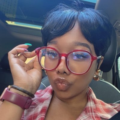 ItsHoodhalle's profile picture