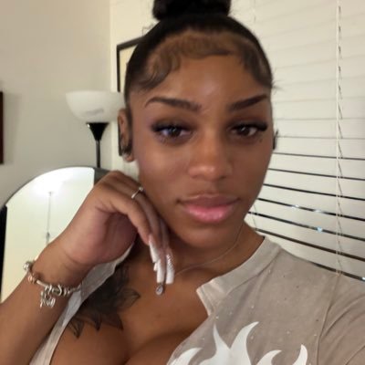 iluvissys's profile picture