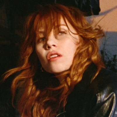 carlyraejcombr's profile picture
