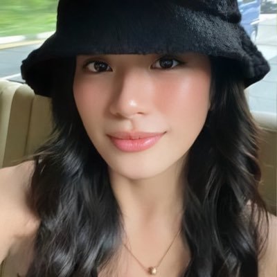 ⋆'s profile picture