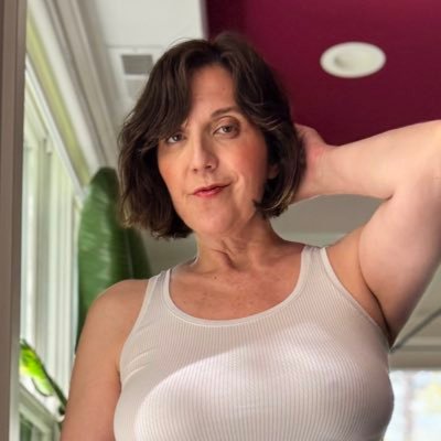 Ms Tease's profile picture