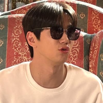 adorejunyoung's profile picture
