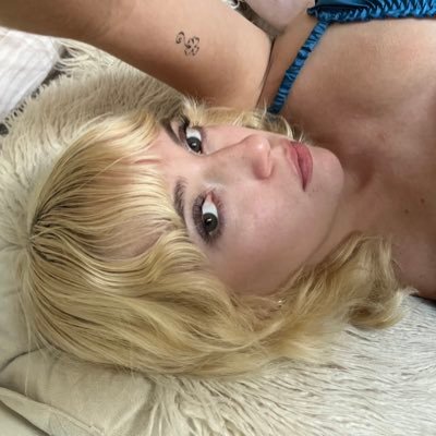 girrlpuppy's profile picture