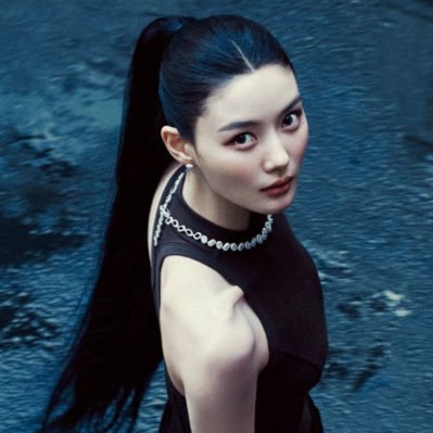 j. 🧚's profile picture