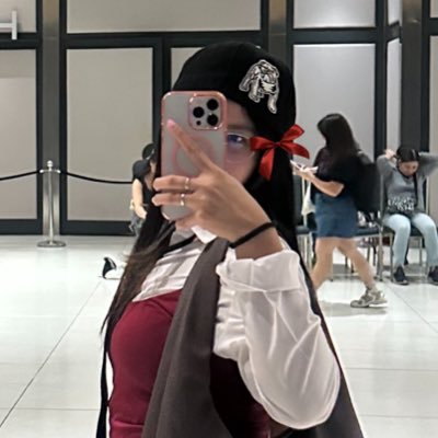 𝐜𝐳𝐚𝐫𝐢𝐫𝐚𝐰𝐫 ඏ's profile picture