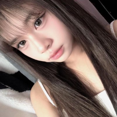 YY's profile picture