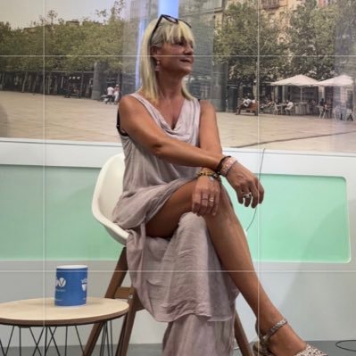 ANNADOBLASRUIZ's profile picture