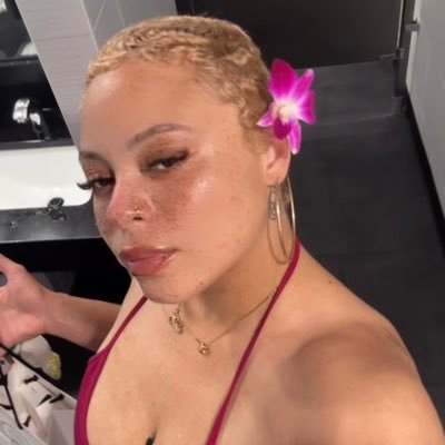 ♡Giseletheepixie♡'s profile picture