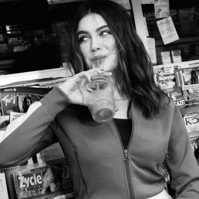 ana_ofdizis's profile picture