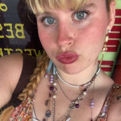 lins_world761's profile picture