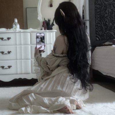 EstherVyrelia's profile picture