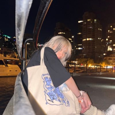 clarity ♬⋆.˚∇'s profile picture