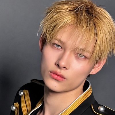 SEVEN HEARTS 💛❤️💚🧡💙💖💜's profile picture