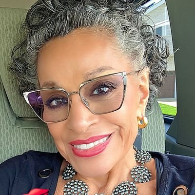 VanessadelRio's profile picture