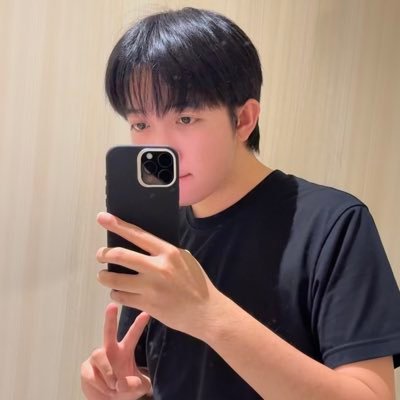 mark yu's profile picture