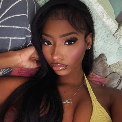 flo✯'s profile picture